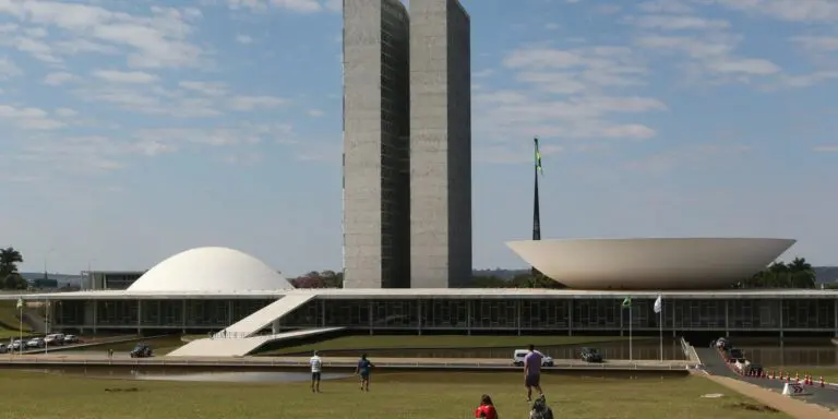 Câmara aprova texto-base de projeto sobre regularização fundiária