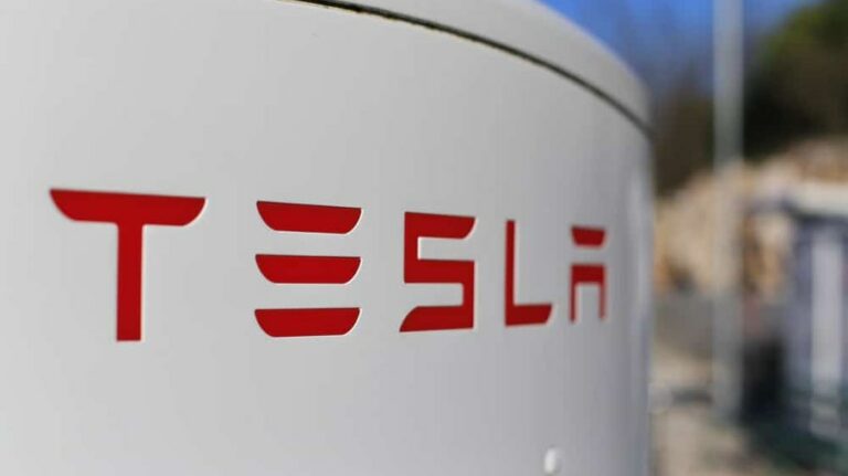 Para vender a Tesla, Elon Musk exigiu ser CEO da Apple