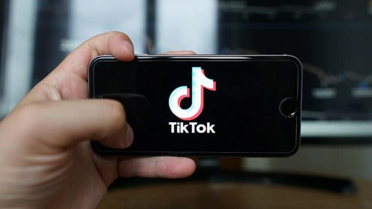 TikTok é a rede social mais baixada no mundo, diz jornal