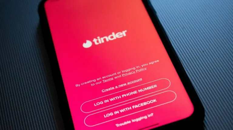 “Dose 1 OK”: usuários do Tinder podem usar stickers para avisar que se vacinaram