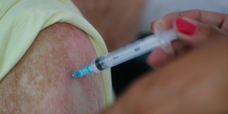 RJ: 178 mil na faixa de 30 a 39 anos não se vacinaram contra covid-19