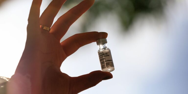 Prefeitura do Rio suspende vacinação de primeira dose contra covid-19
