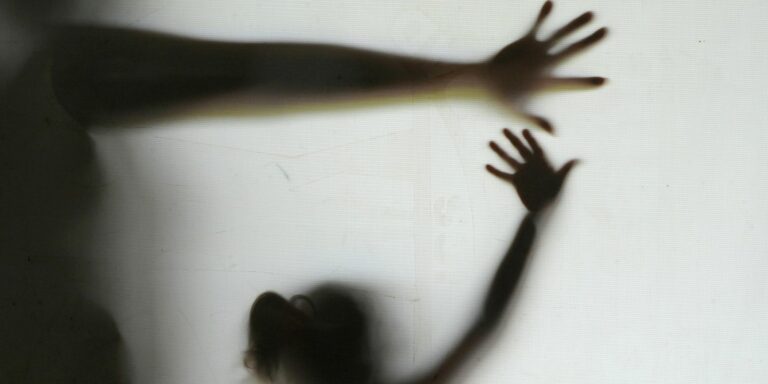 Violência contra mulheres cresce em 20% das cidades durante a pandemia