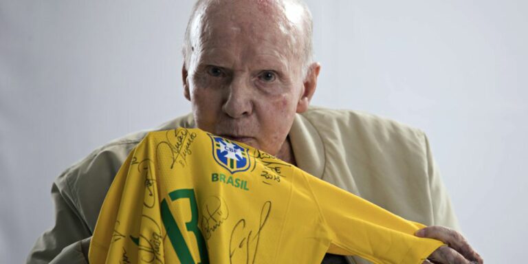 Zagallo completa 90 anos e tem vida narrada em documentário da Fifa