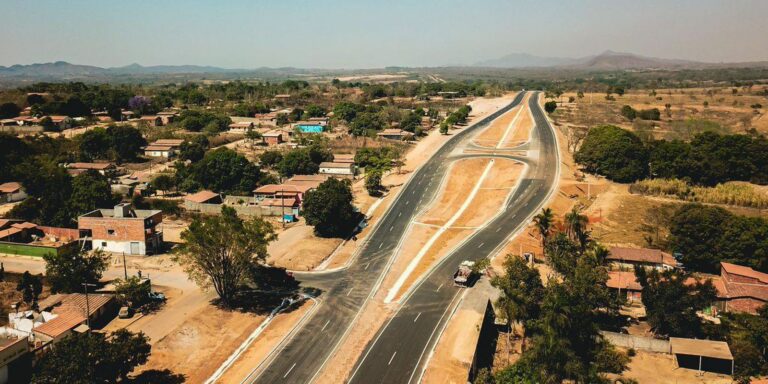 Governo inaugura 96 quilômetros de rodovia pavimentada em Goiás