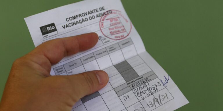 Rio: adolescentes de 15 anos serão vacinados a partir do dia 8