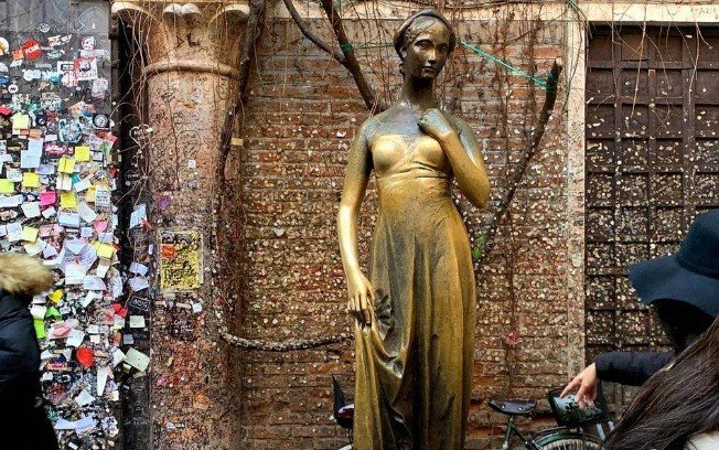 Estátua de Julieta em Verona/Itália