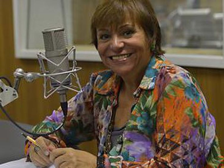 No dia 14 de setembro de 1981, nascia o Viva Maria. Junto com o programa estreava também, como apresentadora, a jornalista e radialista Mara Régia