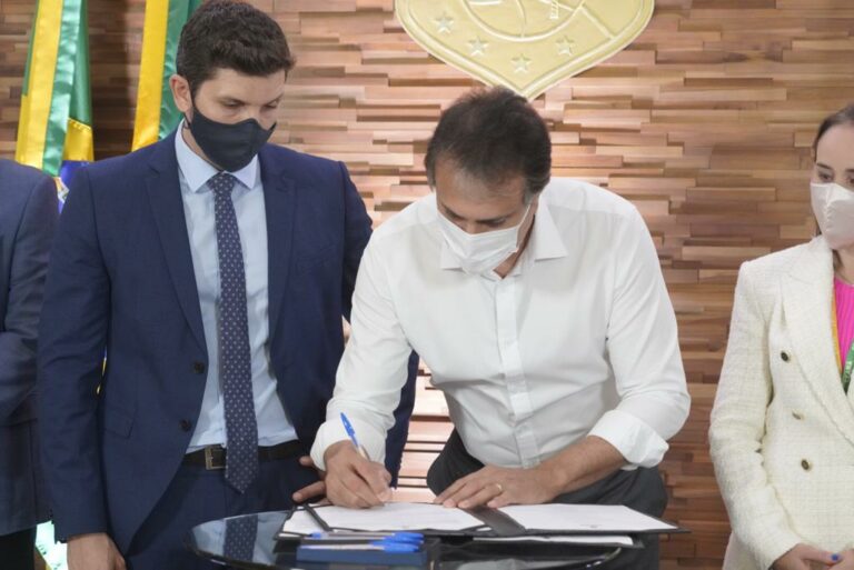 Governo do Ceará e Neoenergia assinam memorando para projeto de transporte público movido a hidrogênio verde