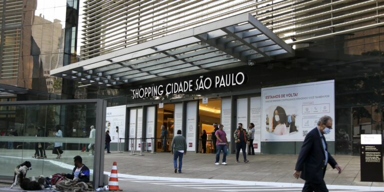 Comércio paulista cria 23,5 mil novos postos de trabalho em julho
