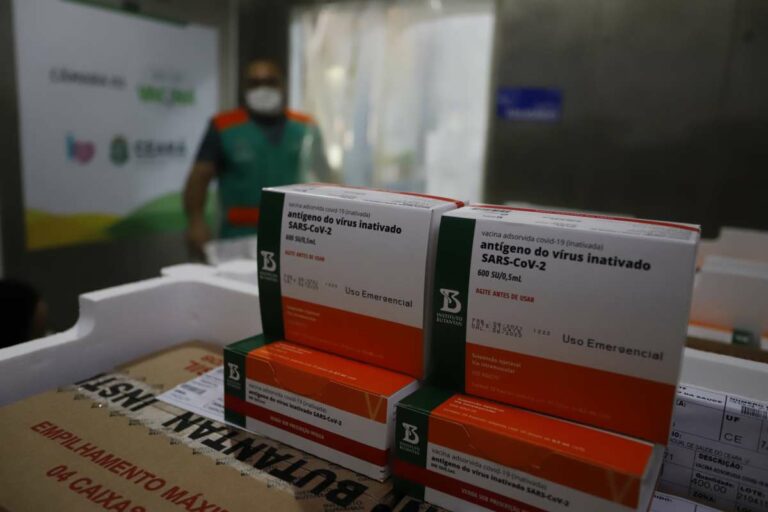 Quatro lotes de vacinas contra Covid chegam ao Ceará nesta quarta-feira (1)