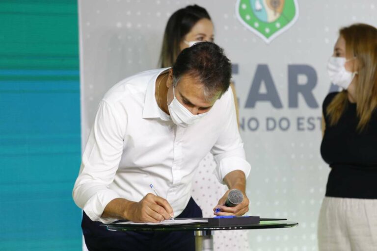 Governo do Ceará assina ordem de serviço de 14 equipamentos sociais