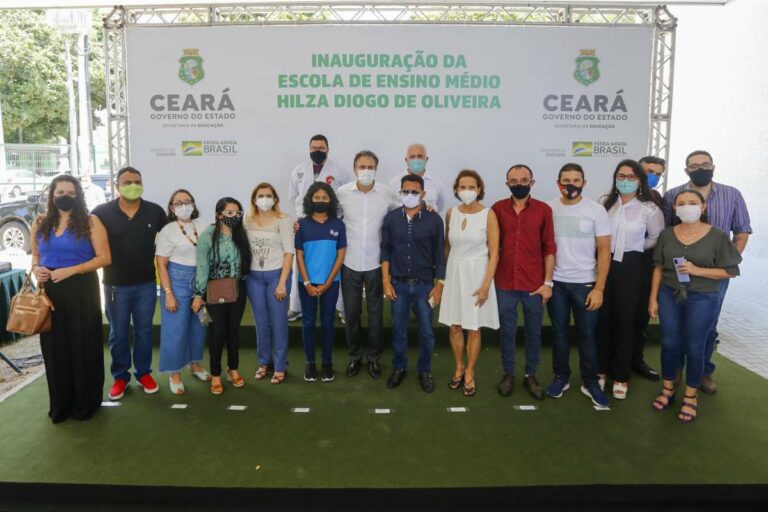 Governo do Ceará entrega nova escola de Ensino Médio para beneficiar juventude do Vila Velha, em Fortaleza