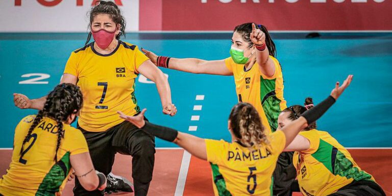 Vôlei sentado brasileiro feminino perde para os EUA e disputa o bronze
