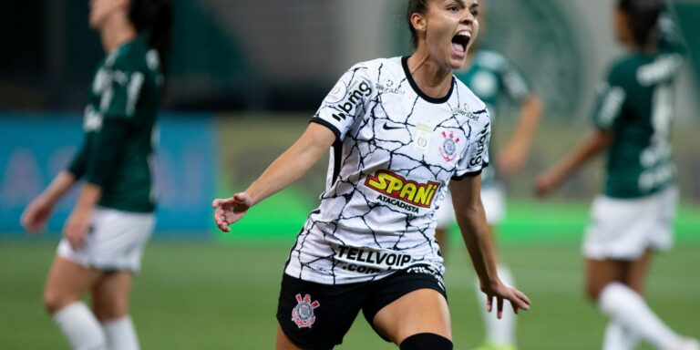 Corinthians sai na frente do Palmeiras na final do Brasileiro Feminino