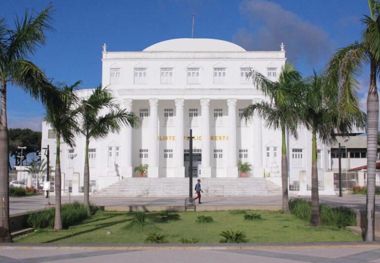 Biblioteca Pública expõe vasto acervo sobre São Luís neste mês de setembro