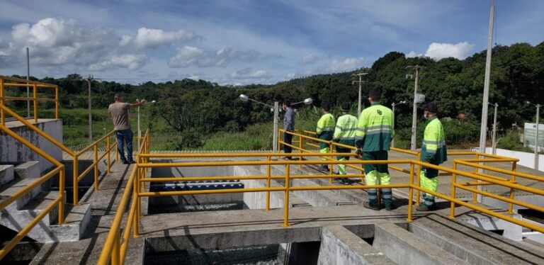 Cagece instala estação de esgoto compacta em Viçosa do Ceará