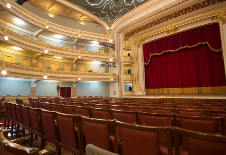 Coral Jovem do Estado apresenta concerto dedicado a compositoras no Theatro São Pedro