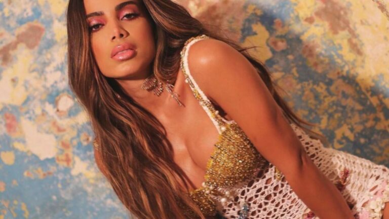 Anitta faz vídeo pra lá de sensual para mostrar look escolhido: “Um arraso de mulher”