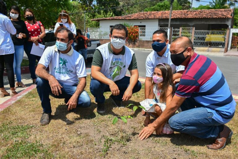 Dia da Árvore: CAEMA participa de ação de plantio de mudas de árvores em São Benedito do Rio Preto