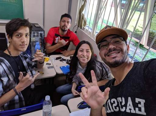 Estudantes surdos do Centro Paula Souza desafiam a ‘barreira do som”