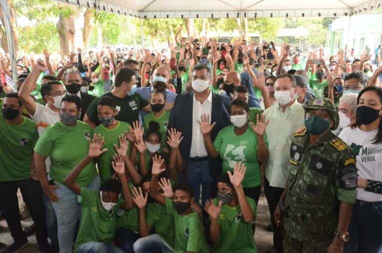 Flávio Dino anuncia prorrogação do programa Maranhão Verde no Parque do Bacanga