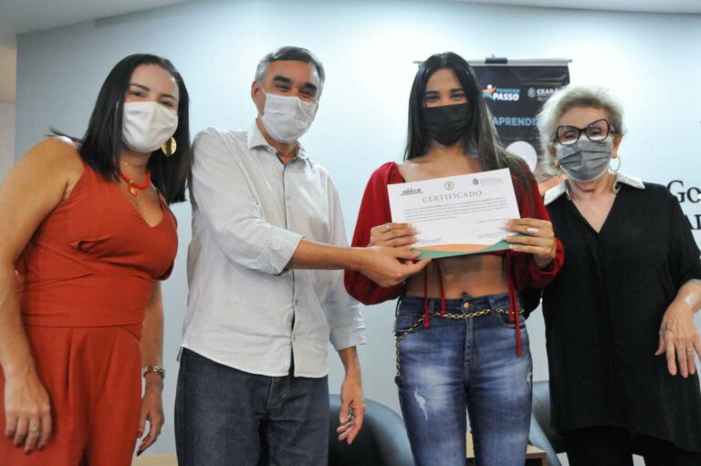 Governo do Ceará certifica 2,7 mil jovens aprendizes