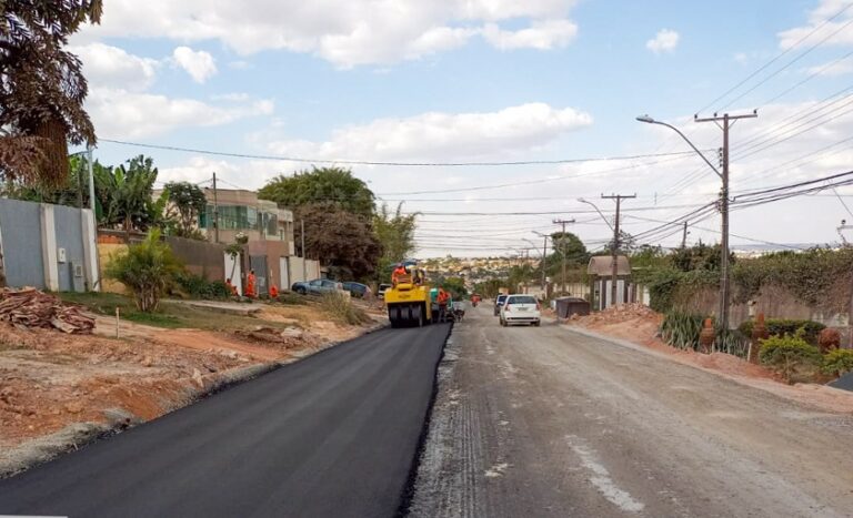 Ruas 3 e 5 da Colônia Agrícola Samambaia recebem asfalto