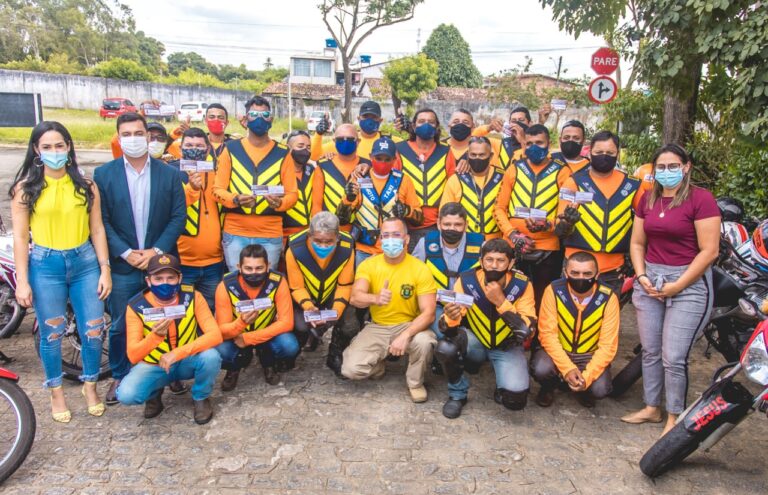 SMTT regulamenta os primeiros mototaxistas para atuação em Maceió
