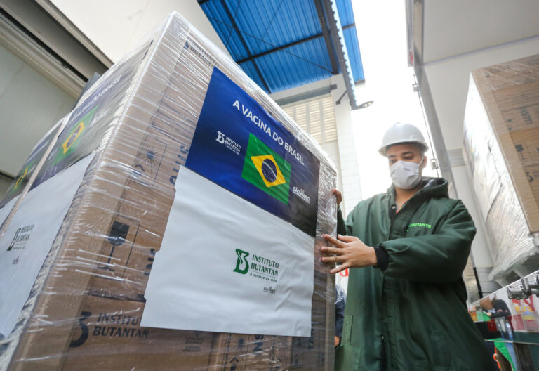 SP conclui entrega de 100 milhões de doses da Coronavac ao Ministério da Saúde