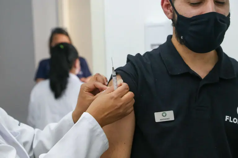 SP não registra intercorrência com doses da Coronavac de lotes suspensos pela Anvisa