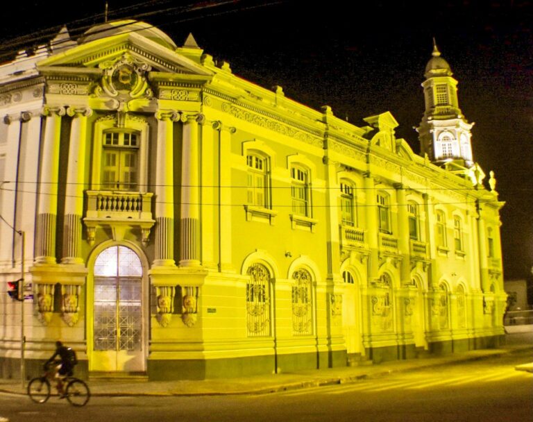 Sefaz adere à campanha Setembro Amarelo e prédio-sede ganha iluminação especial