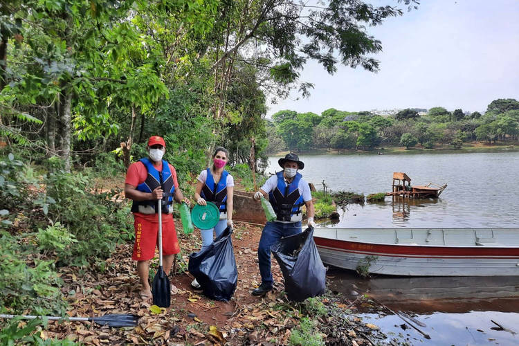 Sanepar e Prefeitura de Apucarana retiram lixo do Lago Jaboti