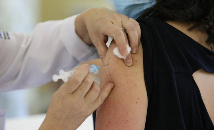 Estado atinge 90% da população adulta vacinada com 1ª dose neste sábado