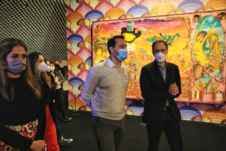 Paraná celebra reabertura da cultura com exposição de OSGEMEOS no MON
