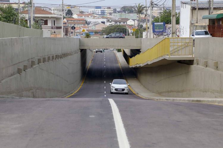 Obra retomada e entregue pelo Governo do Estado, trincheira vai desafogar trânsito em São José dos Pinhais