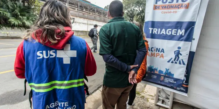 Internações por covid-19 deixam de cair em São Paulo