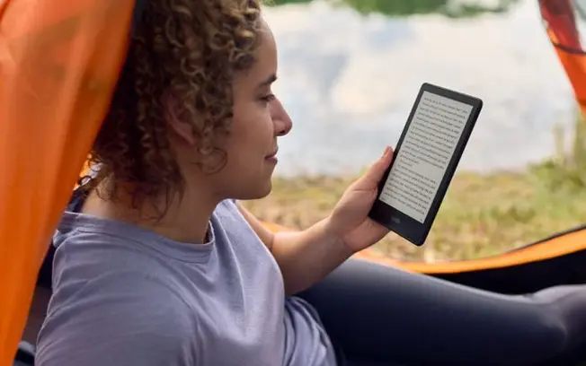 Novo Kindle Paperwhite tem tela de 6,8″ e versão com recarga sem fio