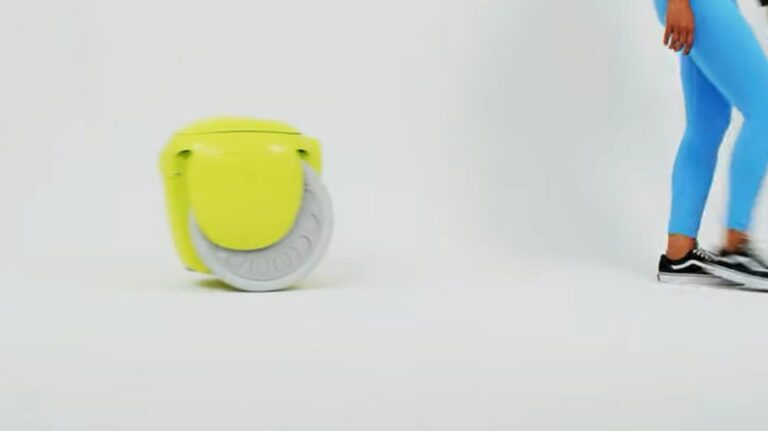 Marca lança robô que segue o dono carregando suas coisas; veja o vídeo