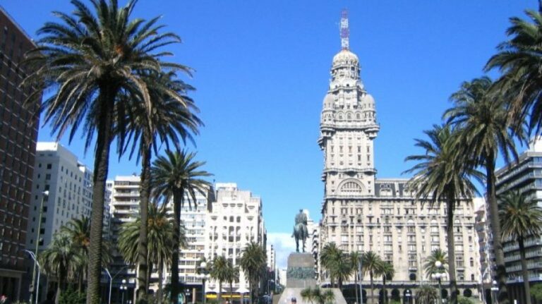 Para incentivar turismo, Uruguai isentará viajantes de pagar impostos