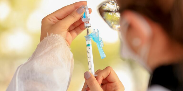 DF antecipa segunda dose das vacinas Pfizer e AstraZeneca