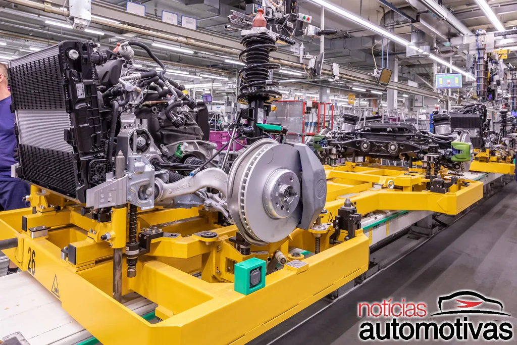 BMW inicia produção do sedã elétrico i4 na Alemanha 