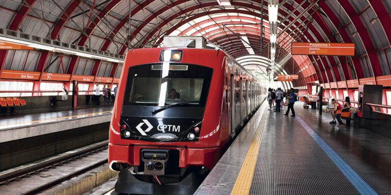 Falha no metrô prejudica passageiros em São Paulo