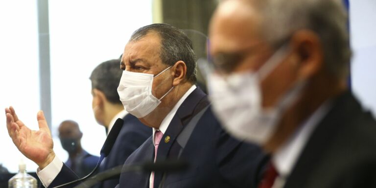 CPI retira senador Luis Carlos Heinze da lista de indiciados