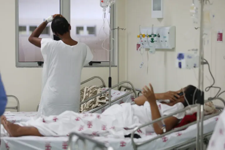 Sesab libera retorno das visitas a pacientes internados não covid-19