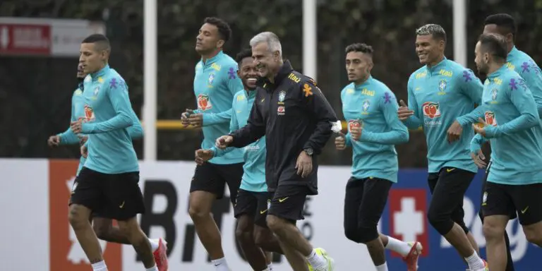 Eliminatórias: seleção realiza 2º treino para jogo contra Venezuela