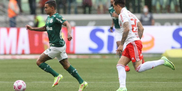 Palmeiras vence Internacional e retorna ao G4 do Brasileiro
