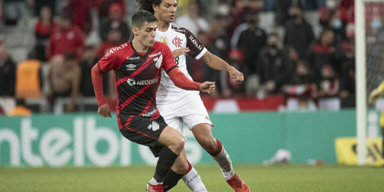 Flamengo e Athletico-PR disputam vaga na final da Copa do Brasil