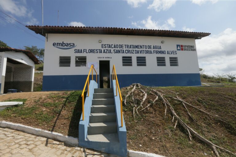 Sistema de abastecimento é entregue no município de Floresta Azul; investimento foi de R$ 4 milhões