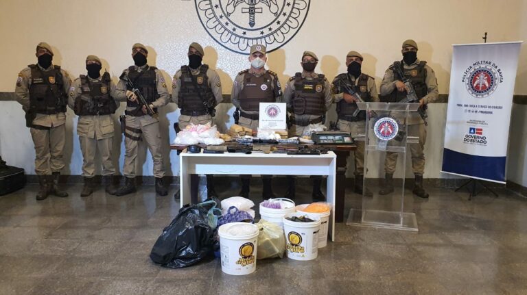 Polícia Militar apreende armamento e drogas que seriam vendidas em paredão